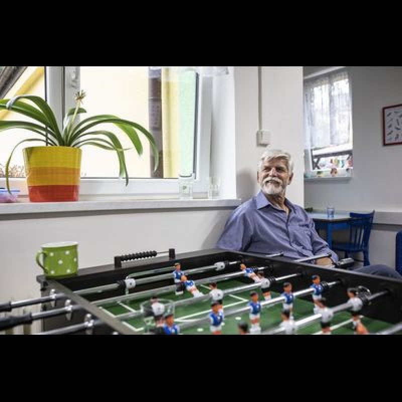 Uzavření prezidentské kandidátky, volby v USA, klimatická konference OSN by Týdeník Respekt