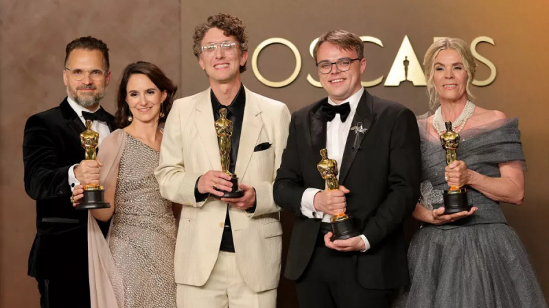 Česko - dánská radost na Oscarech, sošku za nejlepší dokumentární film dostal Pan Nikdo proti Putinovi