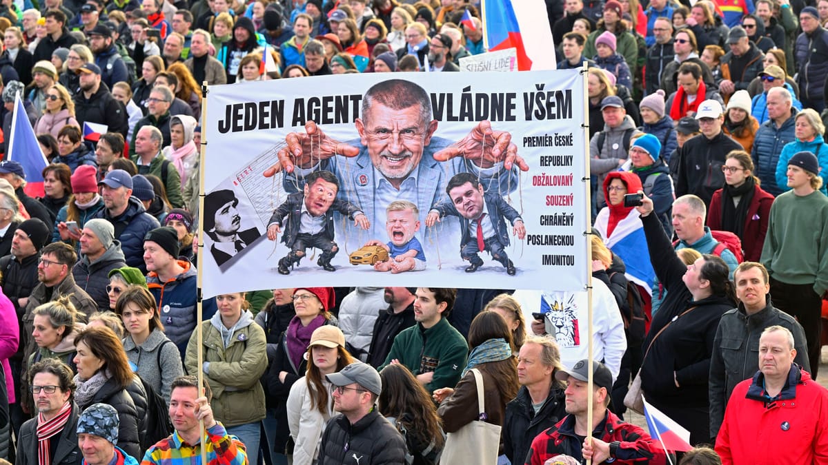 Hunderttausende protestieren in deutschem Nachbarland gegen die regierung